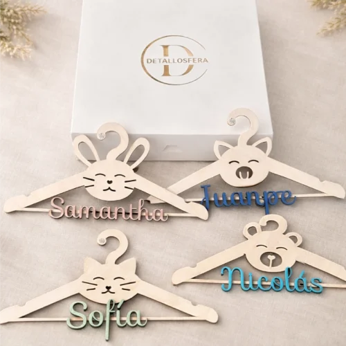 Percha de Bebé Personalizada