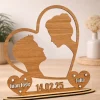 Placa de madera con foto en corazón