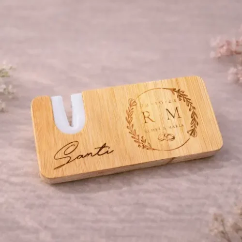 Abridor de botellas y afilador de madera