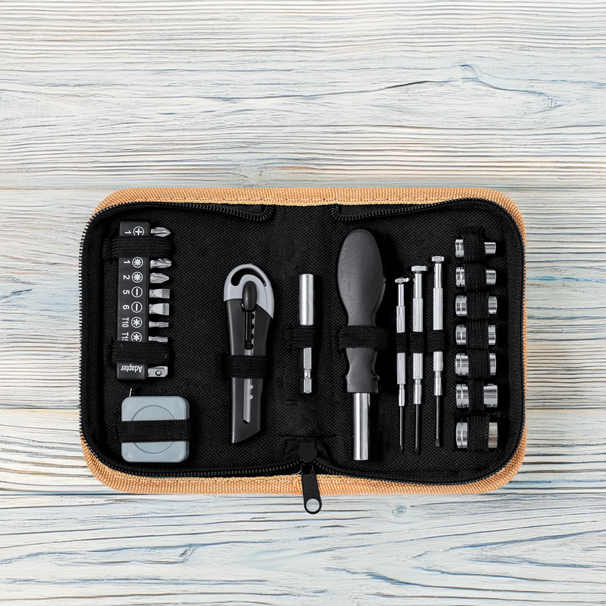 Set de herramientas personalizado con grabado especial, ideal para bricolaje y uso profesional.