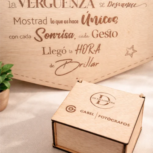 Cartel de Madera para Negocios Personalizado