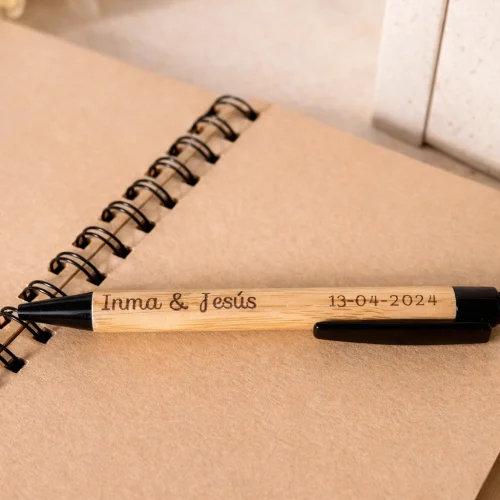 set de libreta y bolígrafo de madera