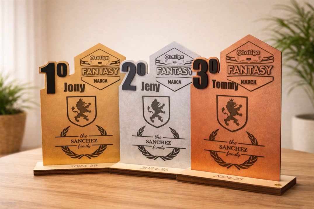 Set de trofeos personalizados madera oro plata bronce