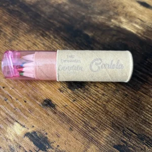 Cilindro de pinturas y sacapuntas personalizado